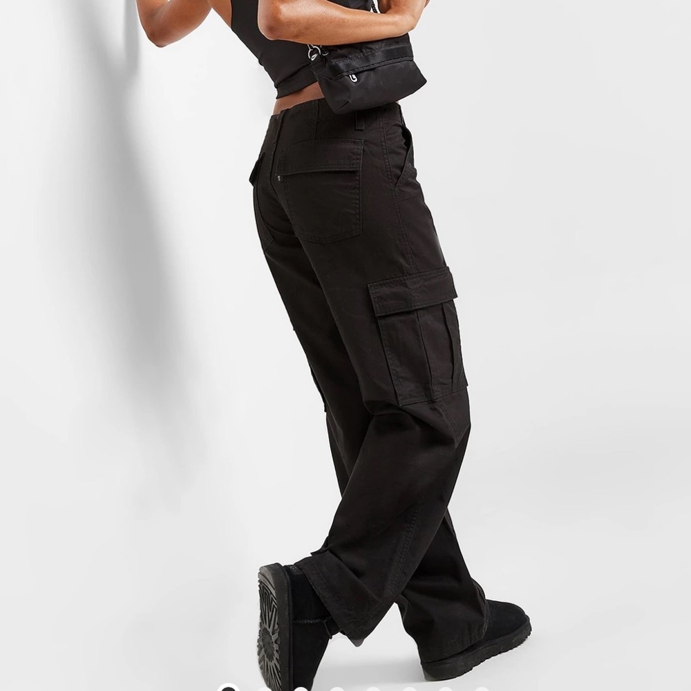 Levi’s Premium Baggy Cargo pants - Picture 4 of 13